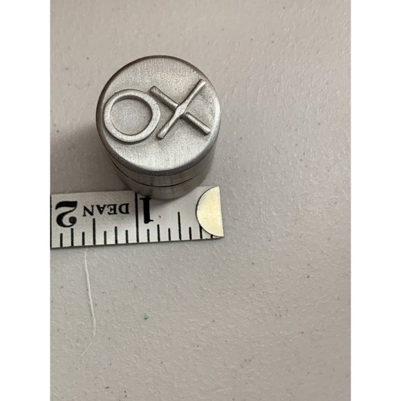 Hugs & Kisses Game Set tic-tac-toe NWT Pewter Mini Round Tin ©️Jill Made In USA - Picture 7 of 7